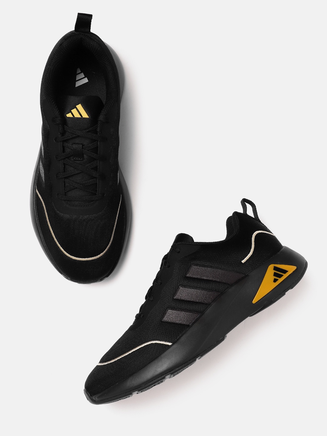 

ADIDAS Men Woven Design Flaze Mode Running Shoes, Black