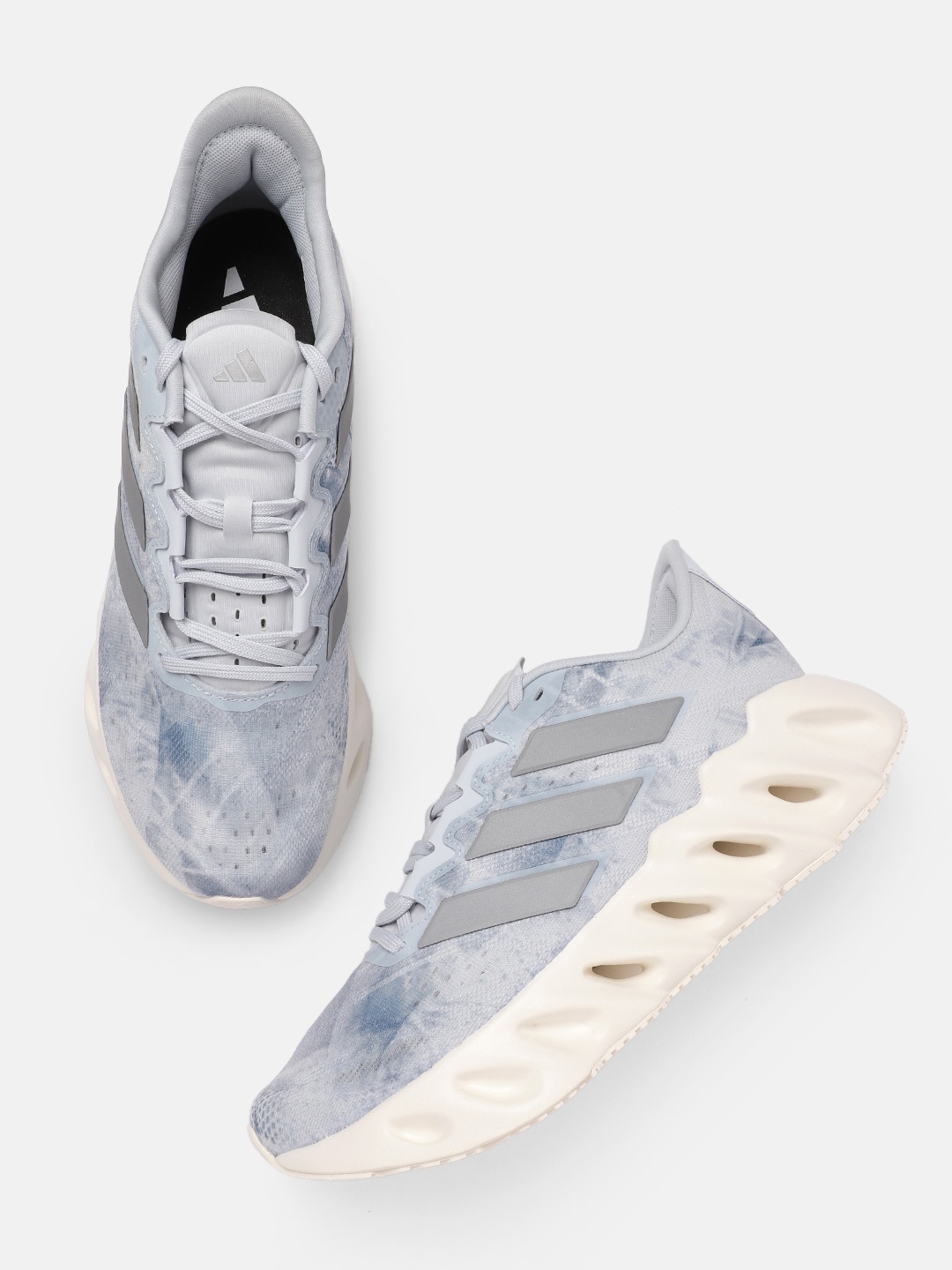 

ADIDAS Women Woven Design Switch FWD Running Shoes, Blue