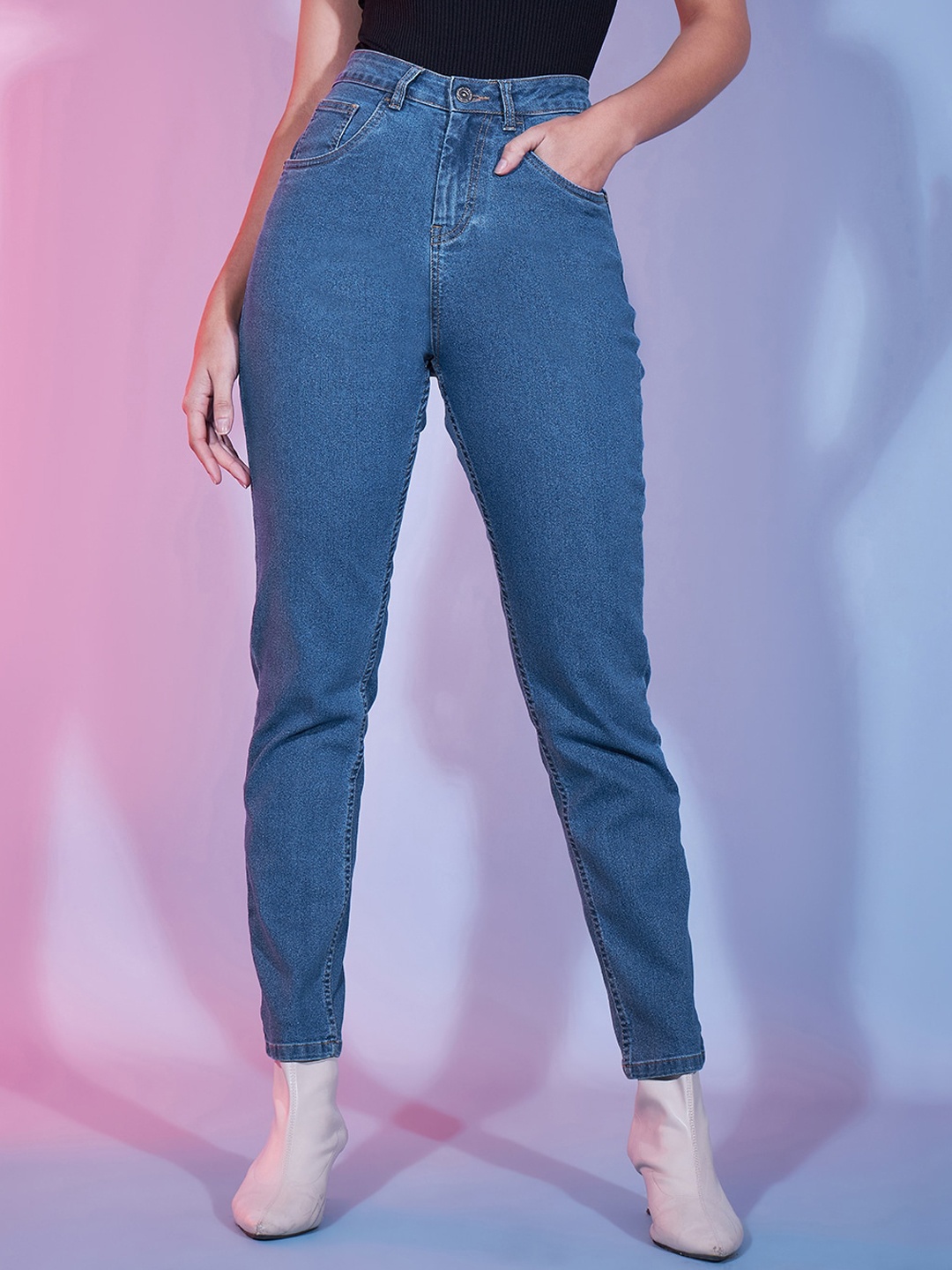 

DressBerry Women Blue Comfort Boyfriend Fit High-Rise Light Fade Stretchable Jeans