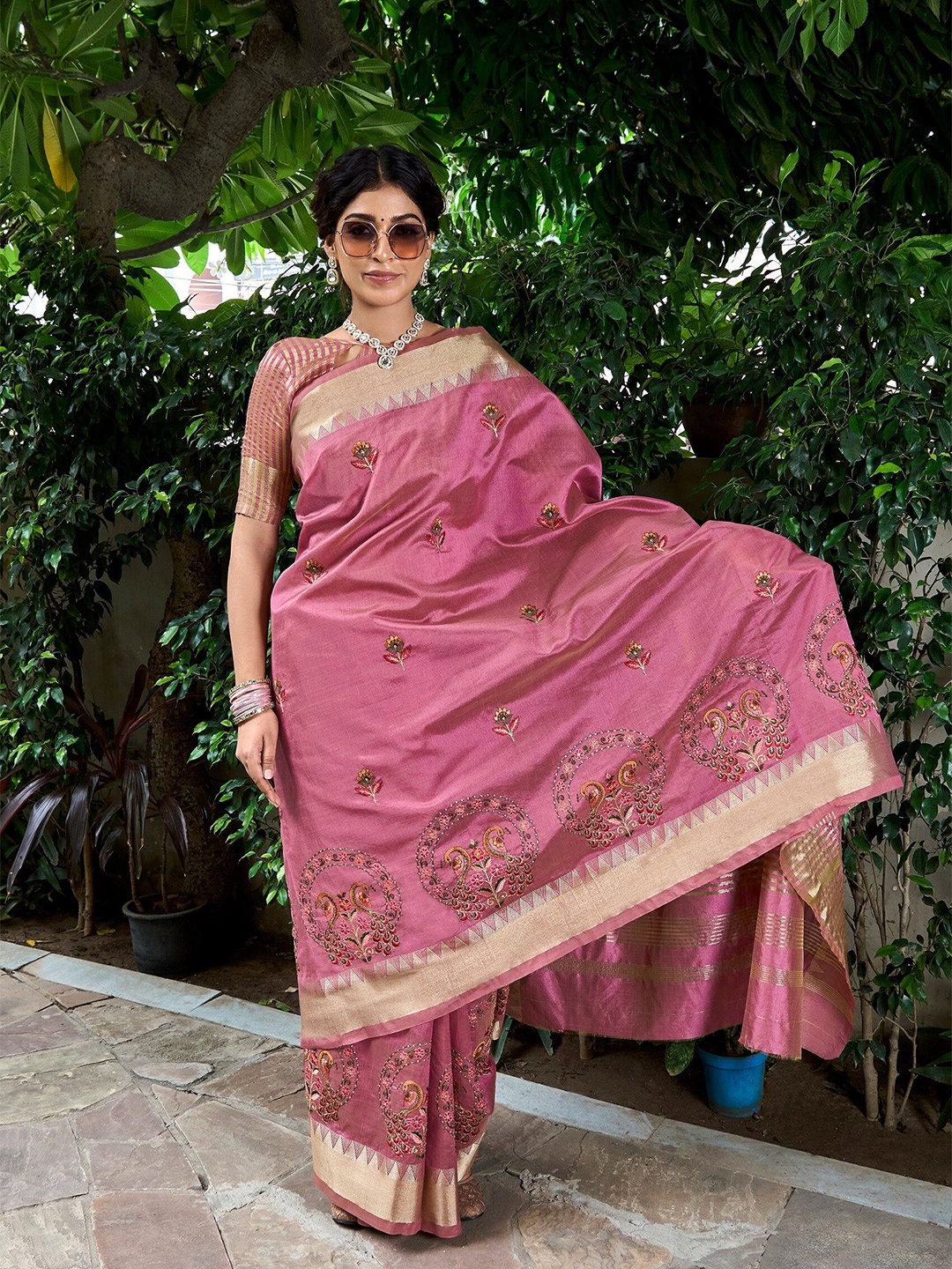 

Mitera Pink Floral Embroidered Silk Cotton Banarasi Saree