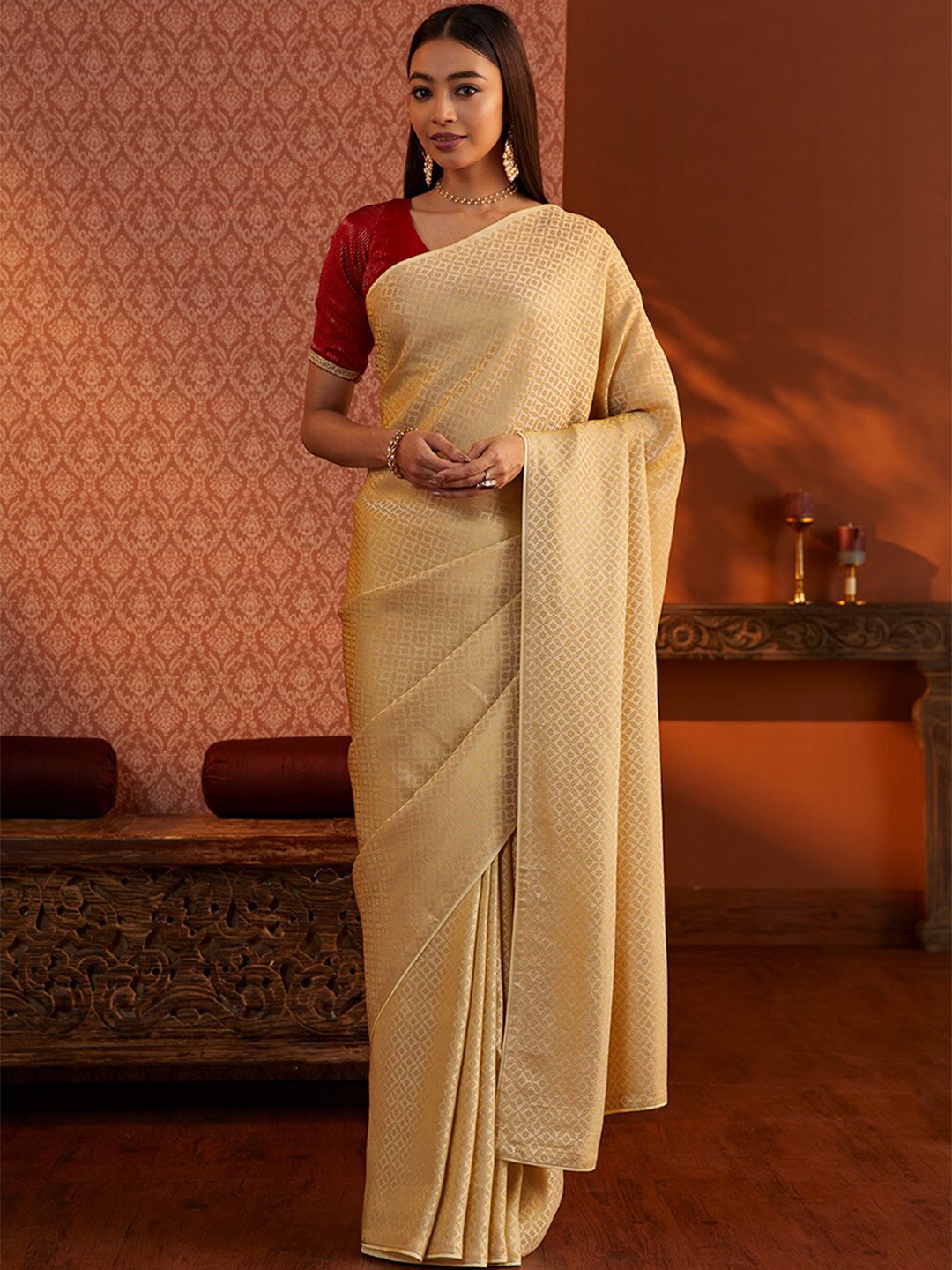 

Taneira Ethnic Motifs Woven Design Zari Saree, Beige