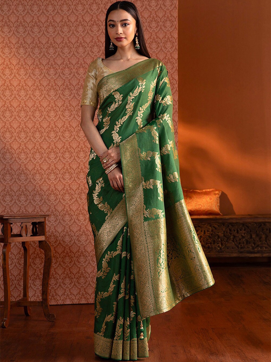 

Taneira Paisley Woven Design Zari Saree, Green