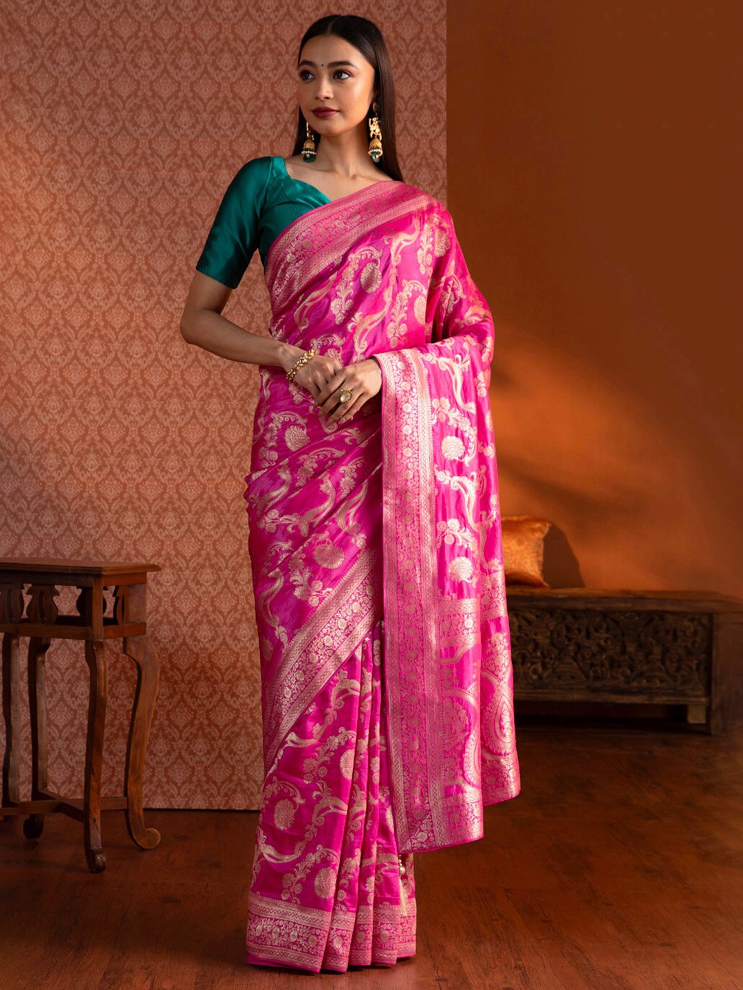 

Taneira Ethnic Motifs Woven Design Zari Saree, Pink