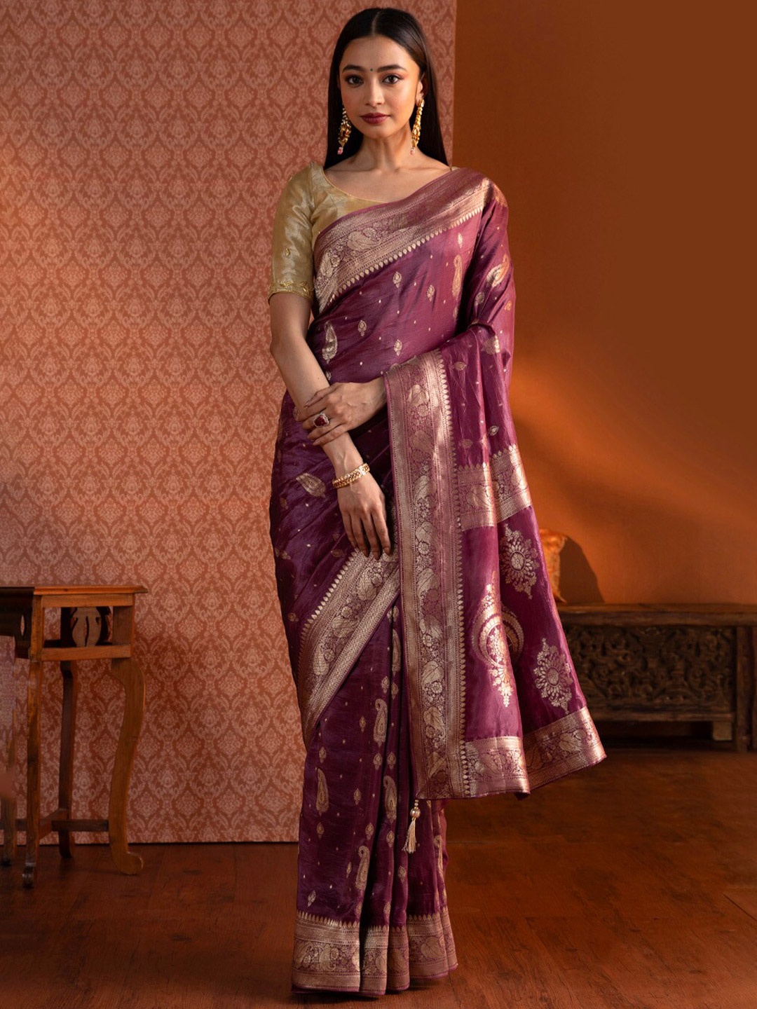 

Taneira Ethnic Motifs Woven Design Zari Saree, Purple