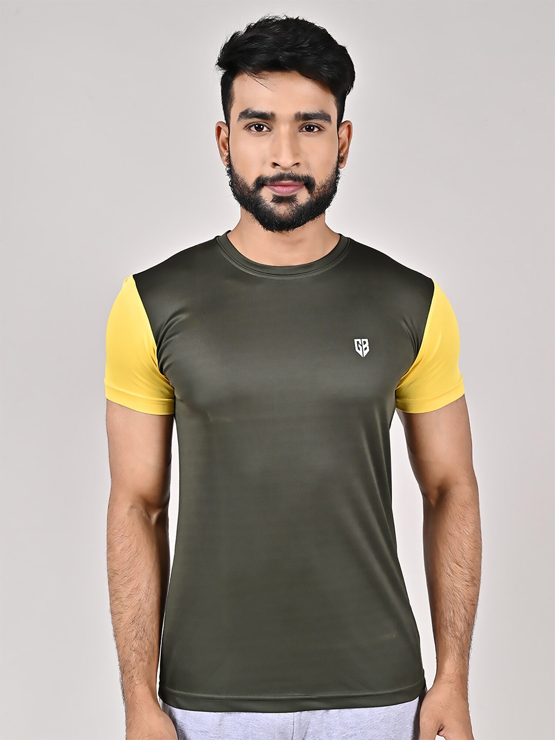 

GAME BEGINS Round Neck T-Shirt, Green