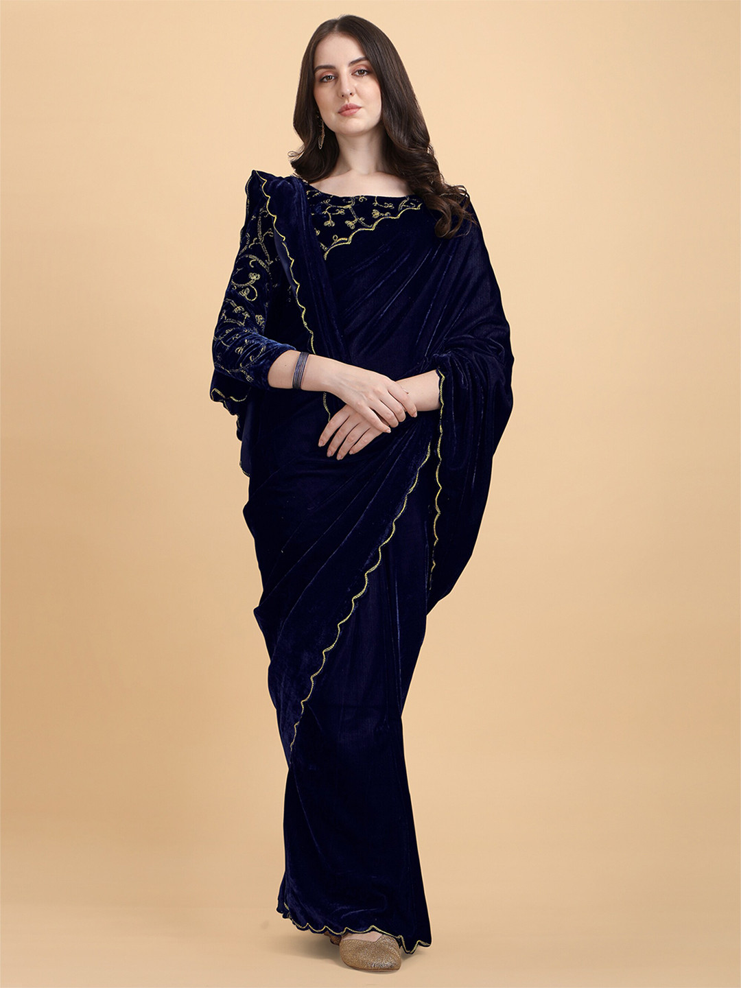 

N N ENTERPRISE Embroidered Velvet Saree, Navy blue