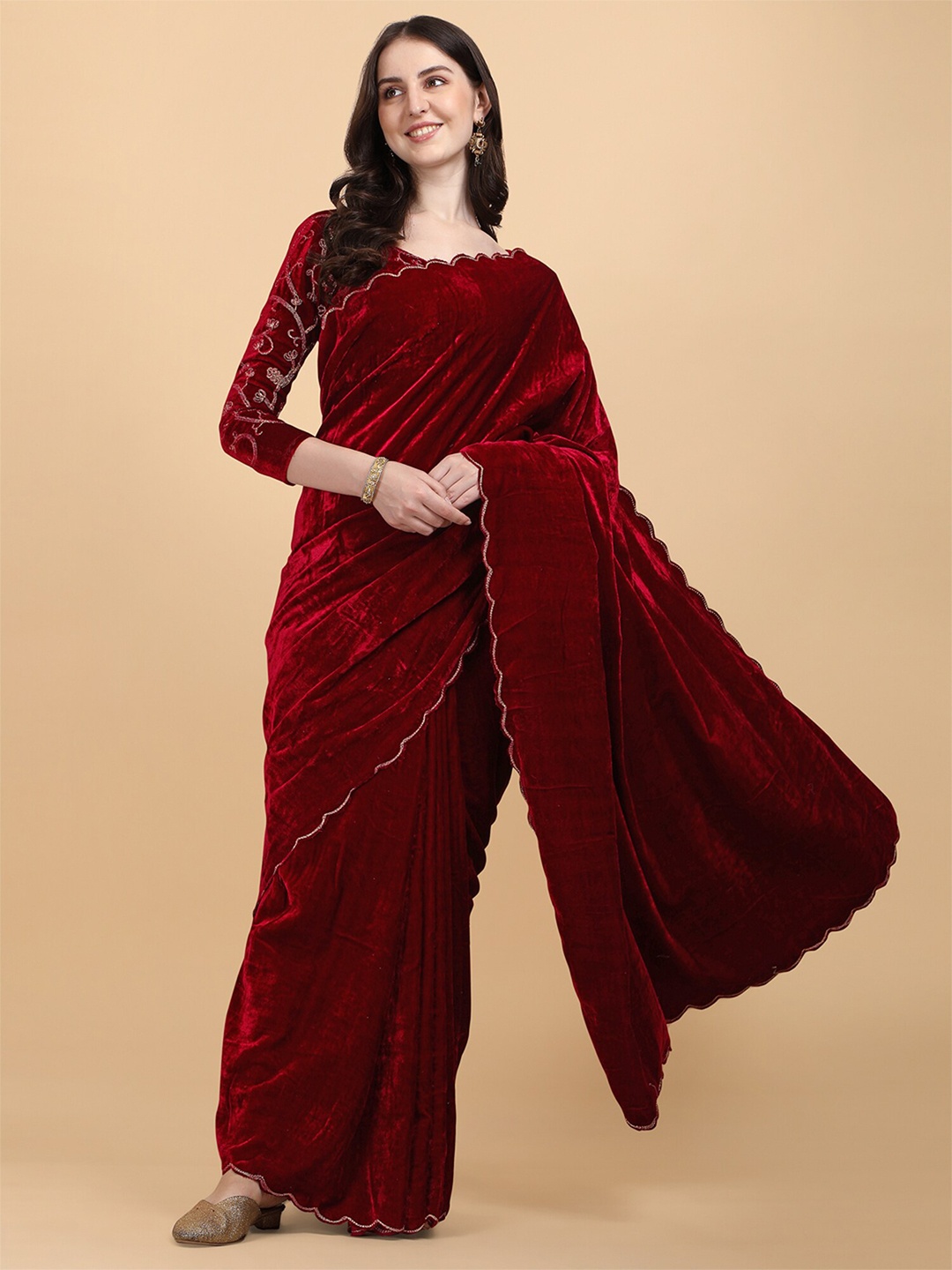 

N N ENTERPRISE Embroidered Velvet Saree, Maroon