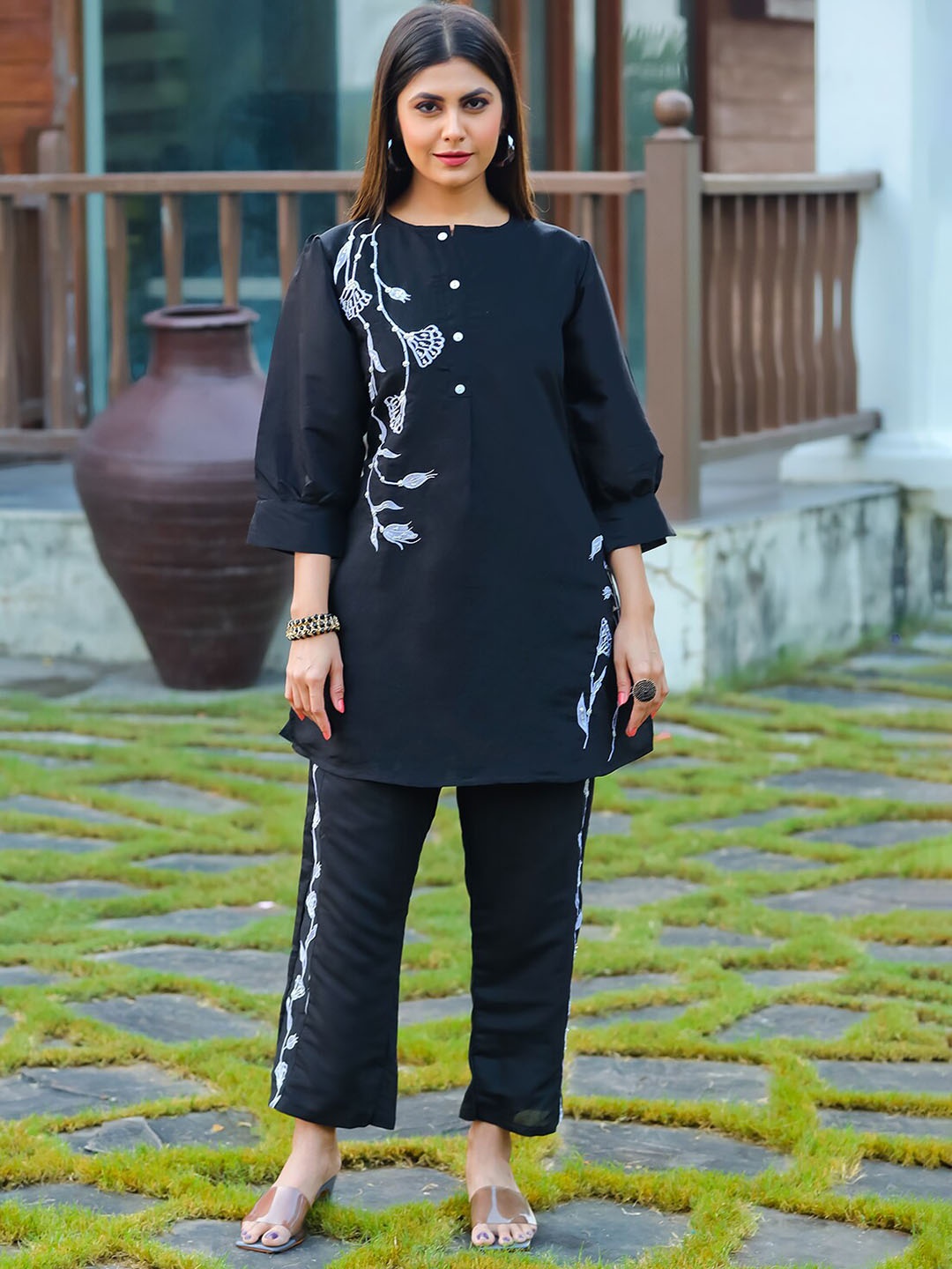 

Kiana House Of Fashion Floral Embroidered A-Line Kurta With Trousers, Black