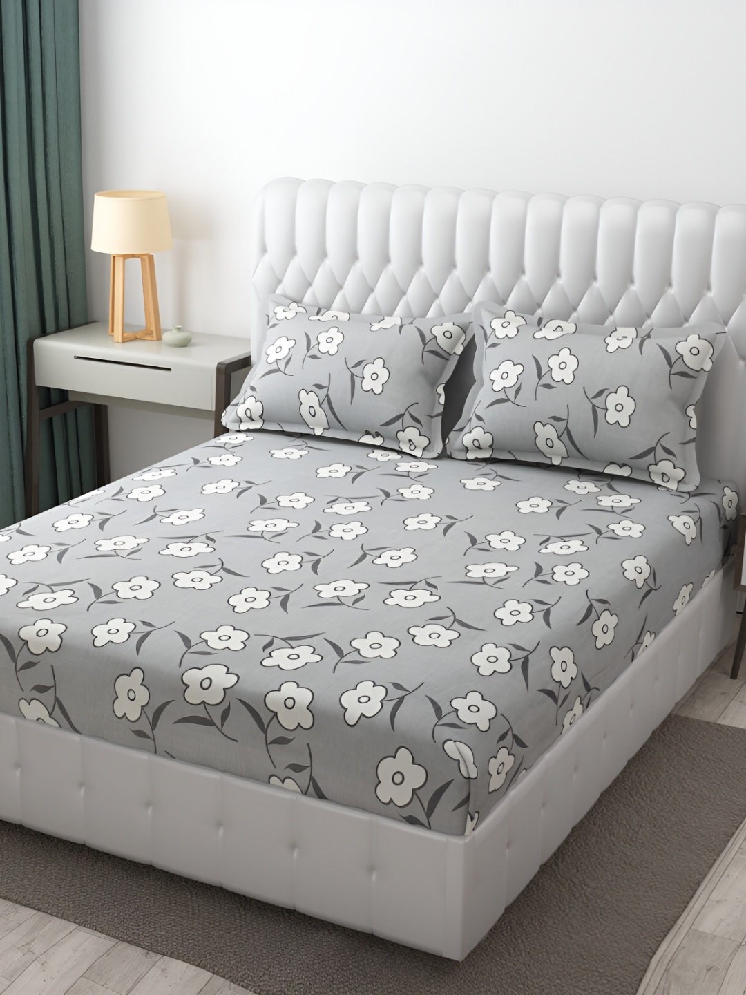 

HOMECRUST Grey & White Floral Printed 210 TC Queen Bedsheet With 2 Pillow Covers