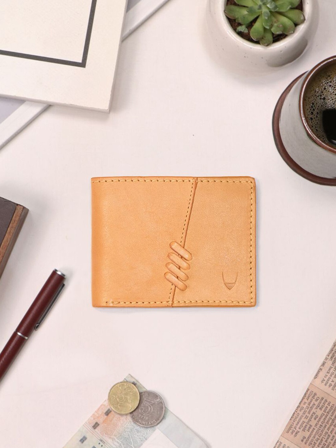 

Hidesign Men Leather Non Detachable Flap, Nude