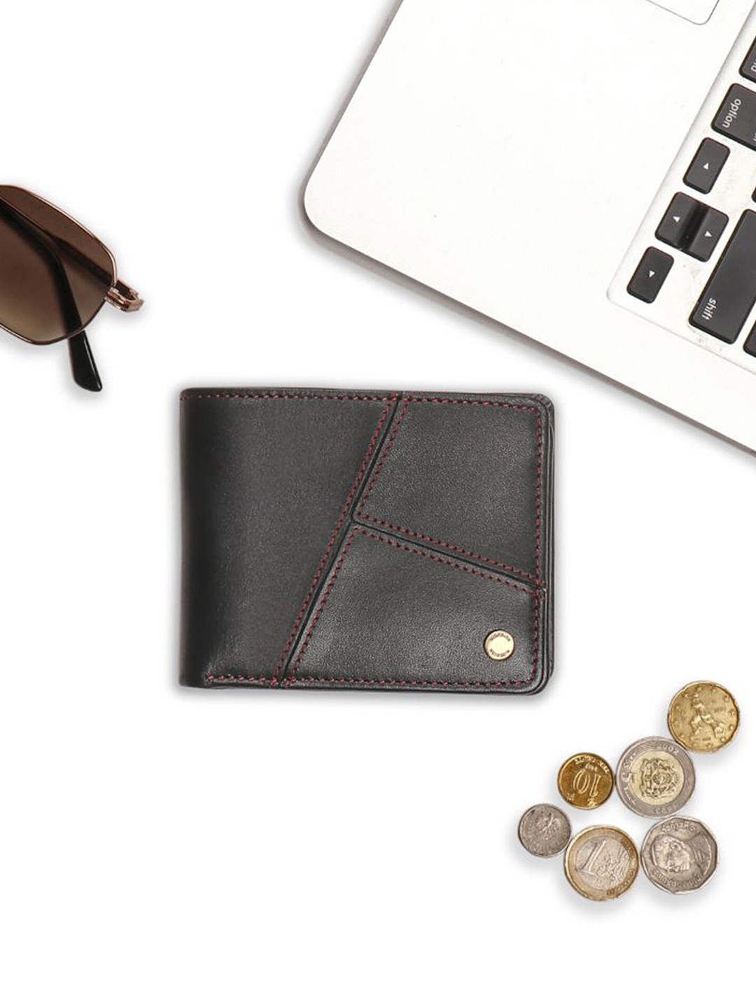 

Hidesign Men Black Leather Non Detachable Flap