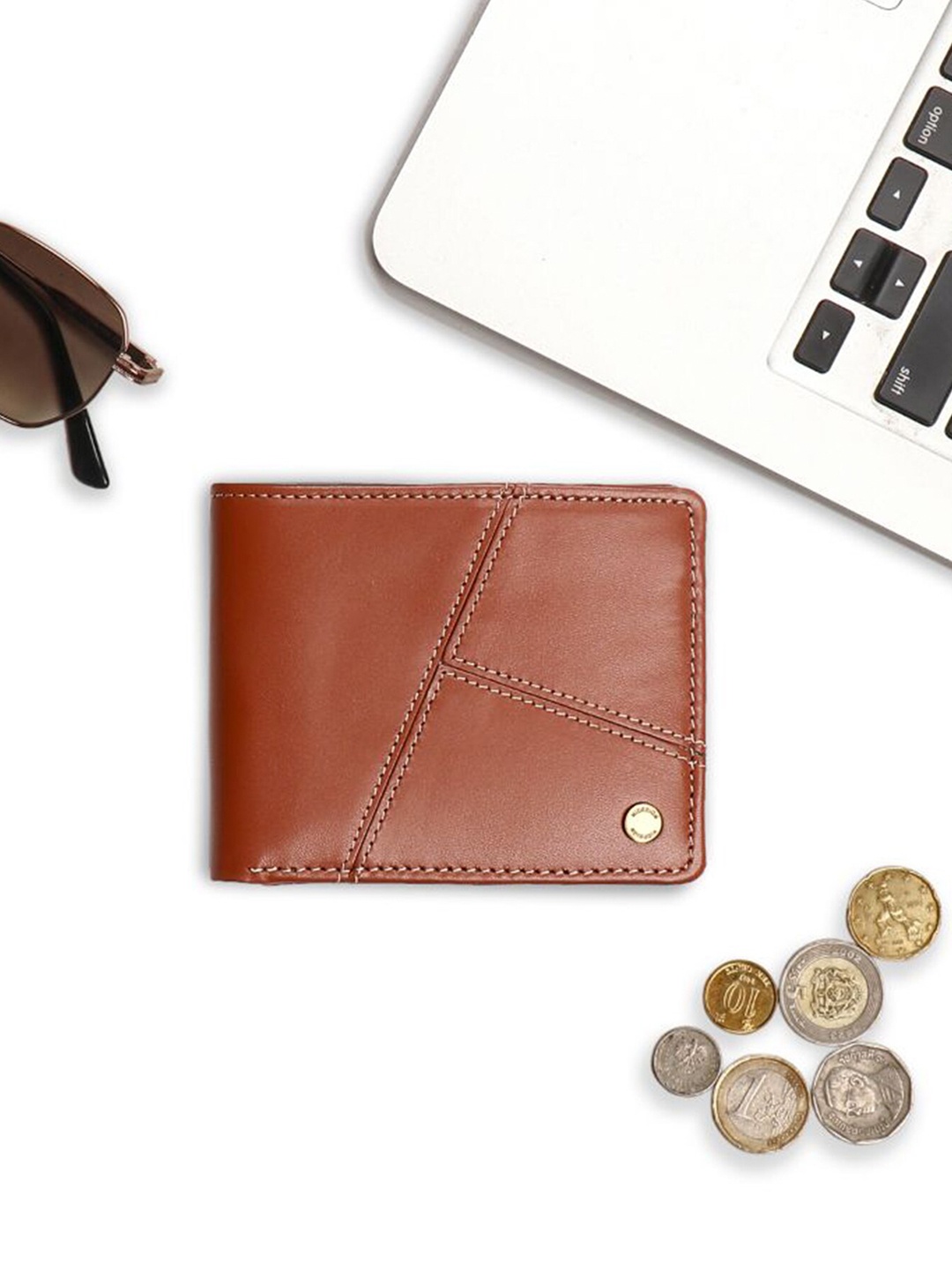 

Hidesign Men Tan Leather Non Detachable Flap