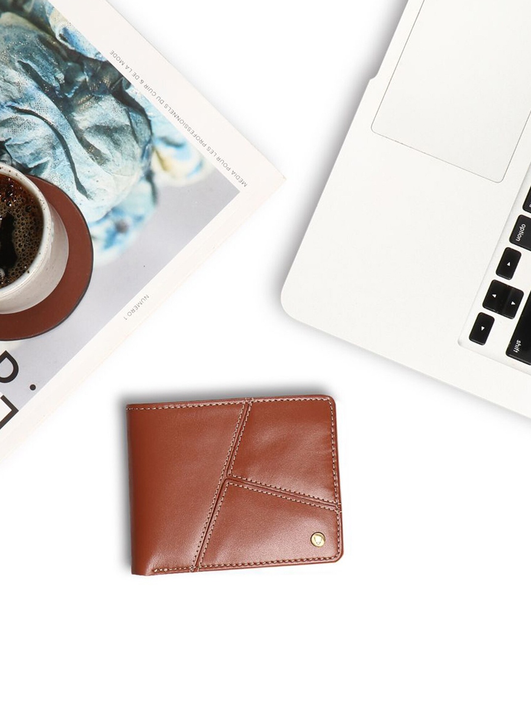 

Hidesign Men Tan Leather Non Detachable Flap