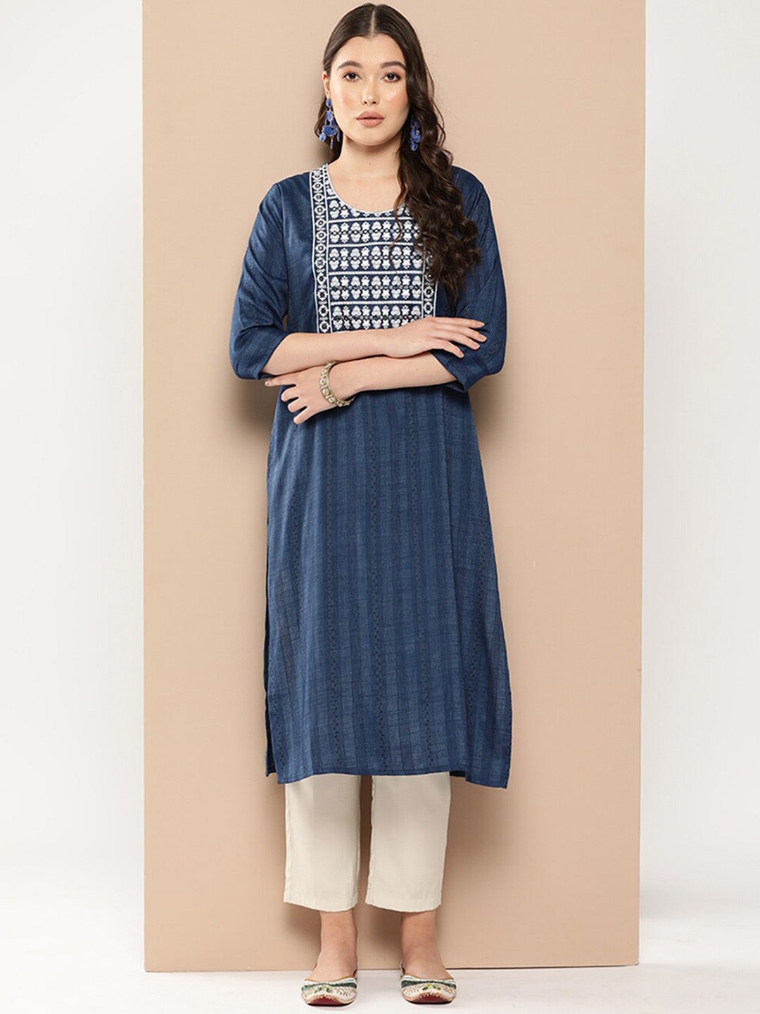 

ODETTE Floral Yoke Design Thread Work Straight Kurta, Navy blue