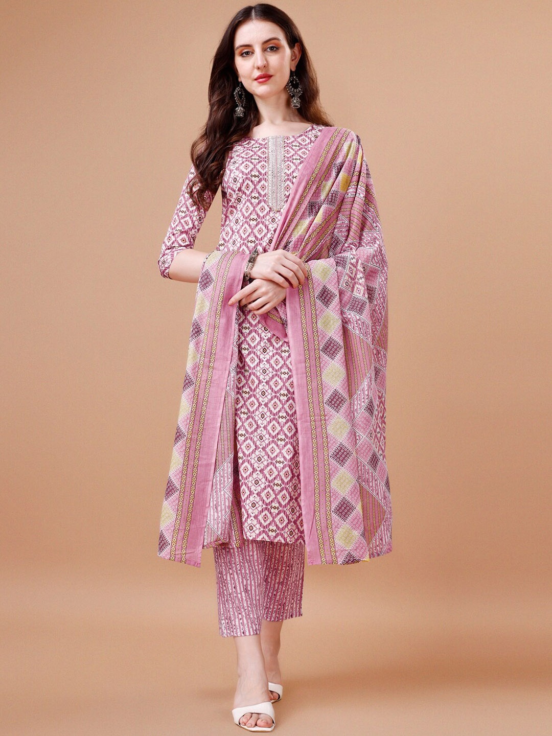 

Berrylicious Printed Regular Pure Cotton Kurta with Trousers & Dupatta, Pink