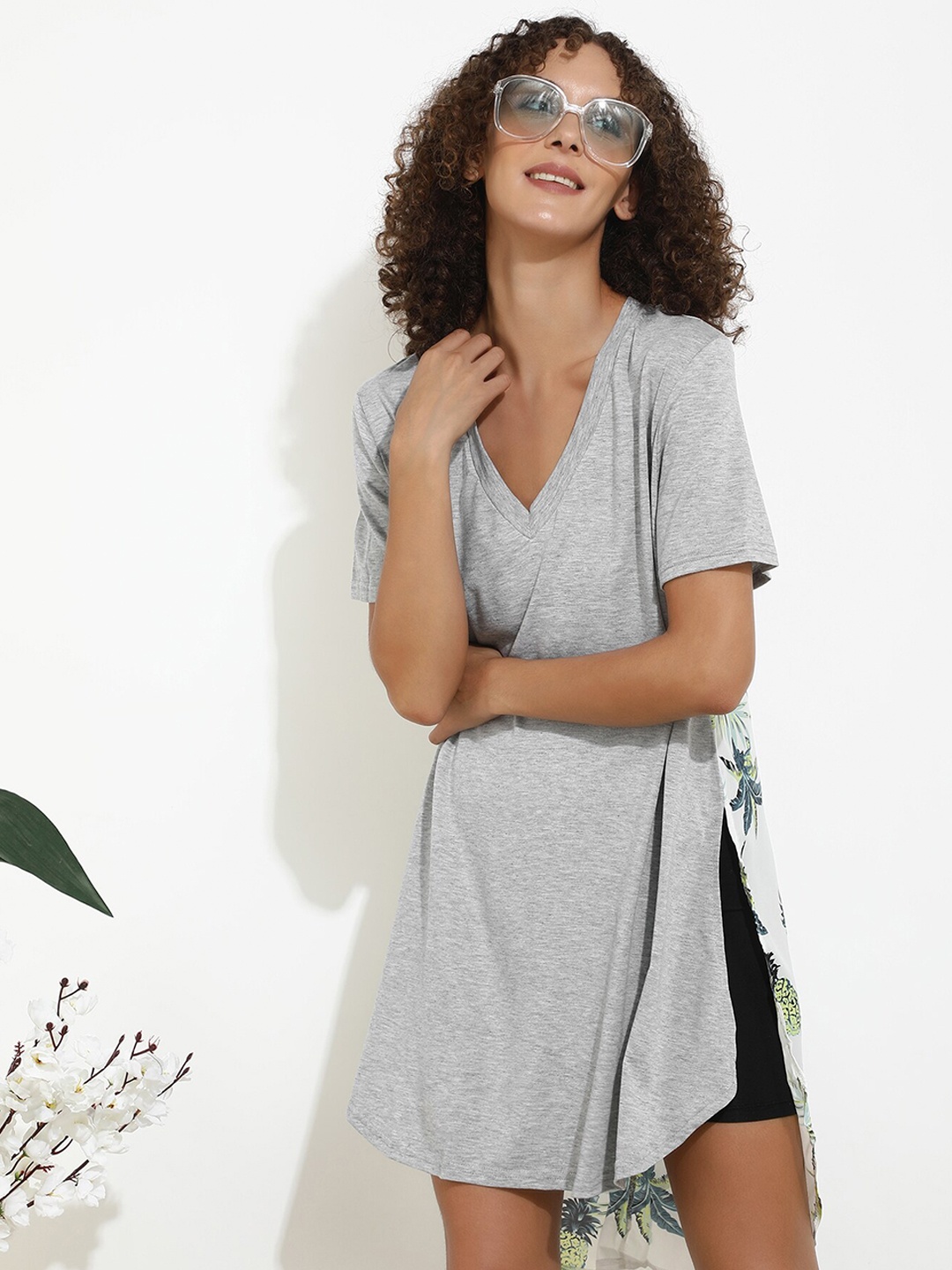 

LULU & SKY Printed V-Neck T-shirt Dress, White
