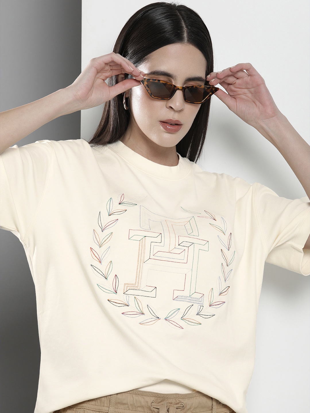 

Tommy Hilfiger Brand Logo Embroidered Pure Cotton Relaxed Fit T-shirt, Cream