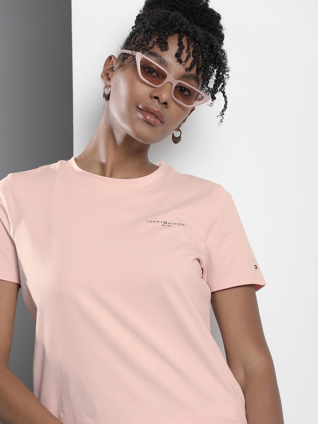 

Tommy Hilfiger Solid Round Neck Short Sleeves T-shirt, Pink