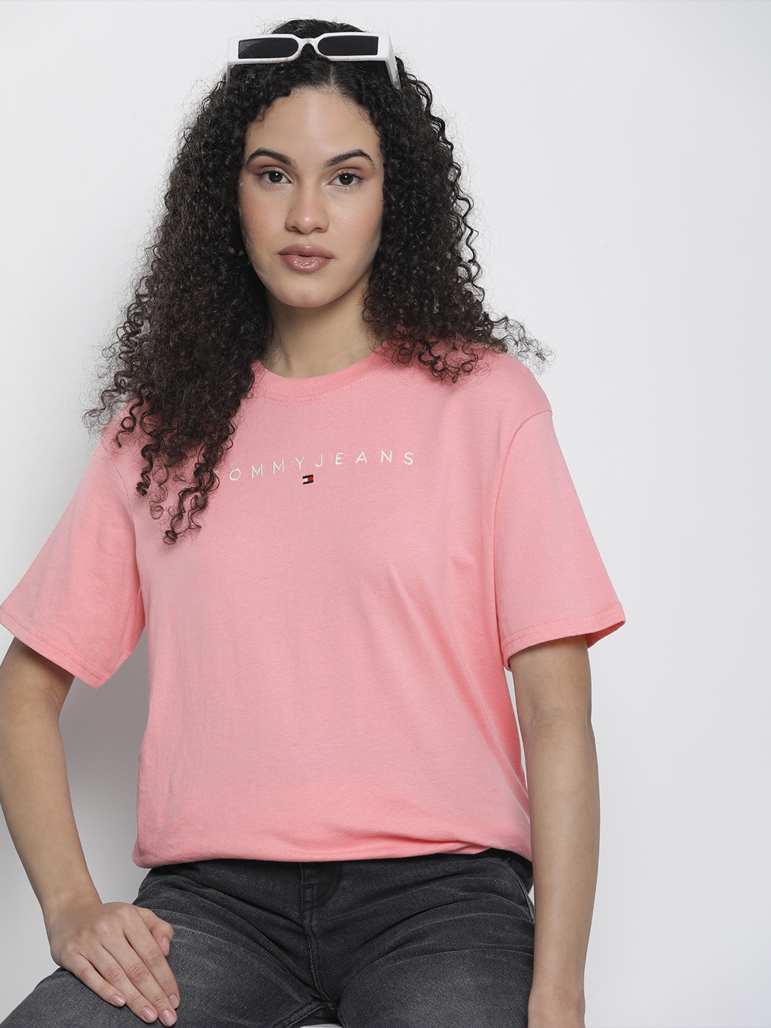 

Tommy Hilfiger Pure Cotton Brand Logo Embroidered Relaxed Drop-Shoulder Sleeves T-shirt, Pink