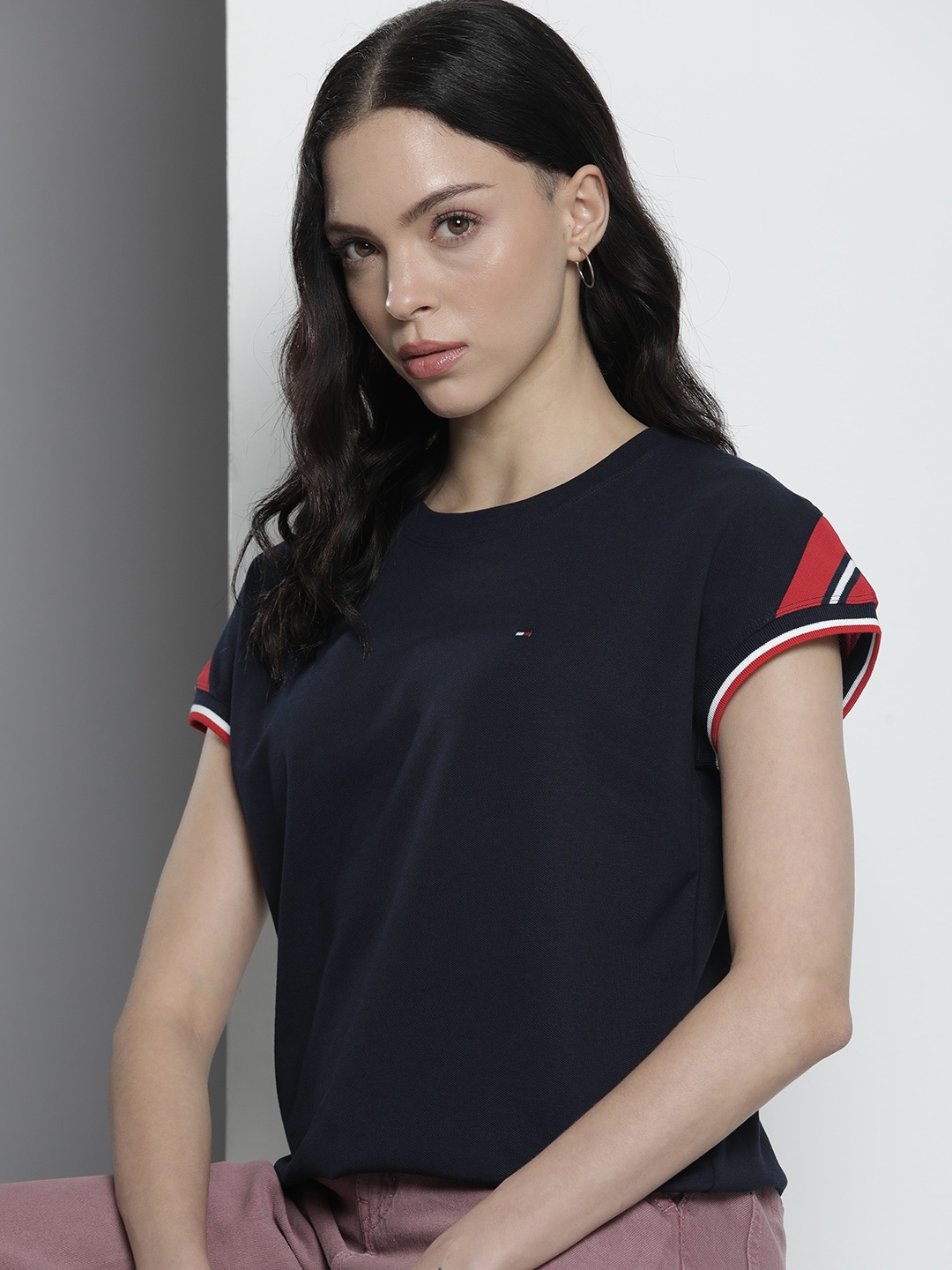 

Tommy Hilfiger Solid Round-Neck Casual T-shirt, Navy blue