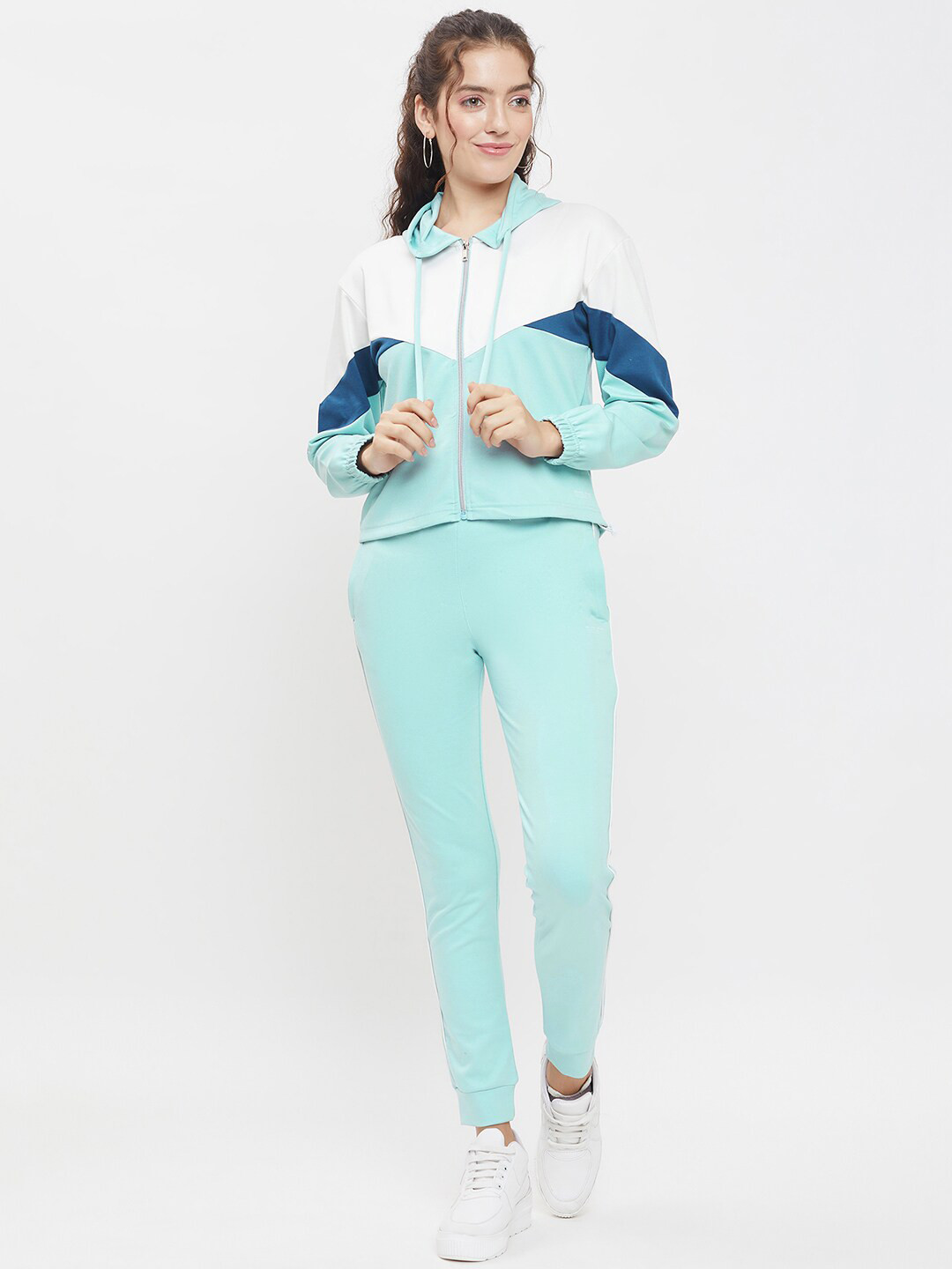 

Okane Colourblocked Hooded Sweatshirt & Trousers, Blue