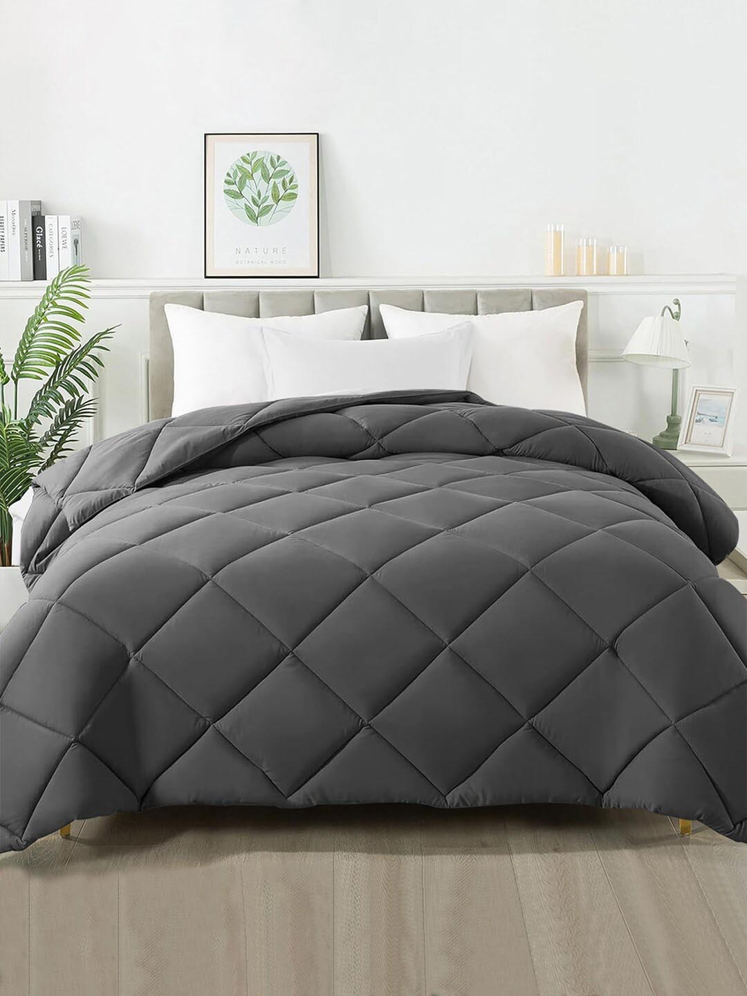 

Cloth Fusion Geometric Heavy Winter Reversible 300 GSM Double Bed Comforter, Grey