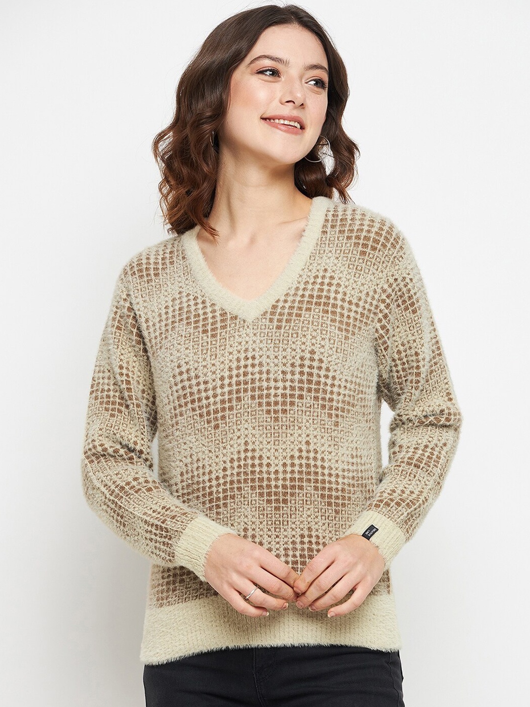 

CREATIVE LINE Self Designed V-Neck Woollen Pullover, Beige