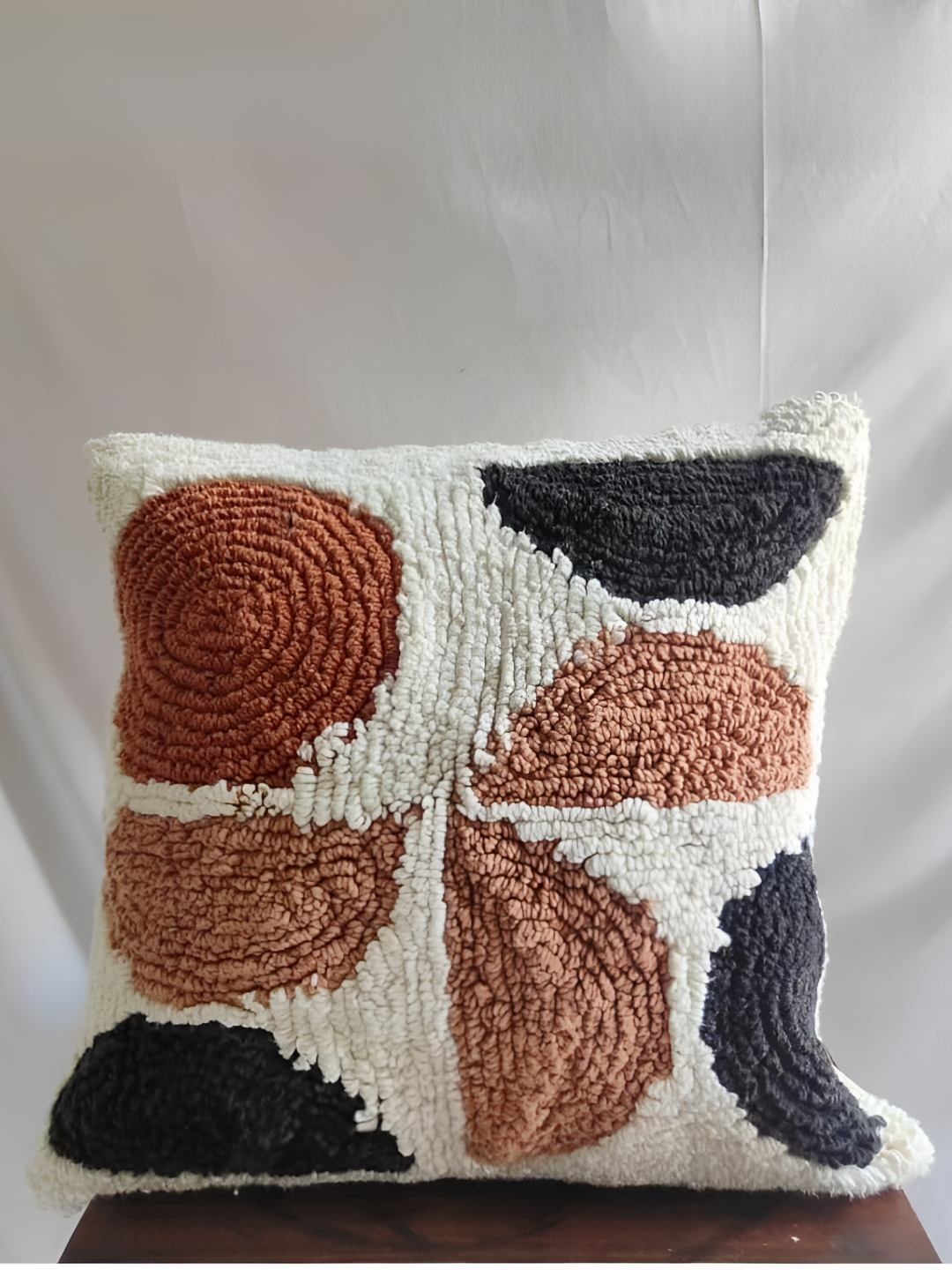 

CASA-NEST White & Brown Square Cushion Covers