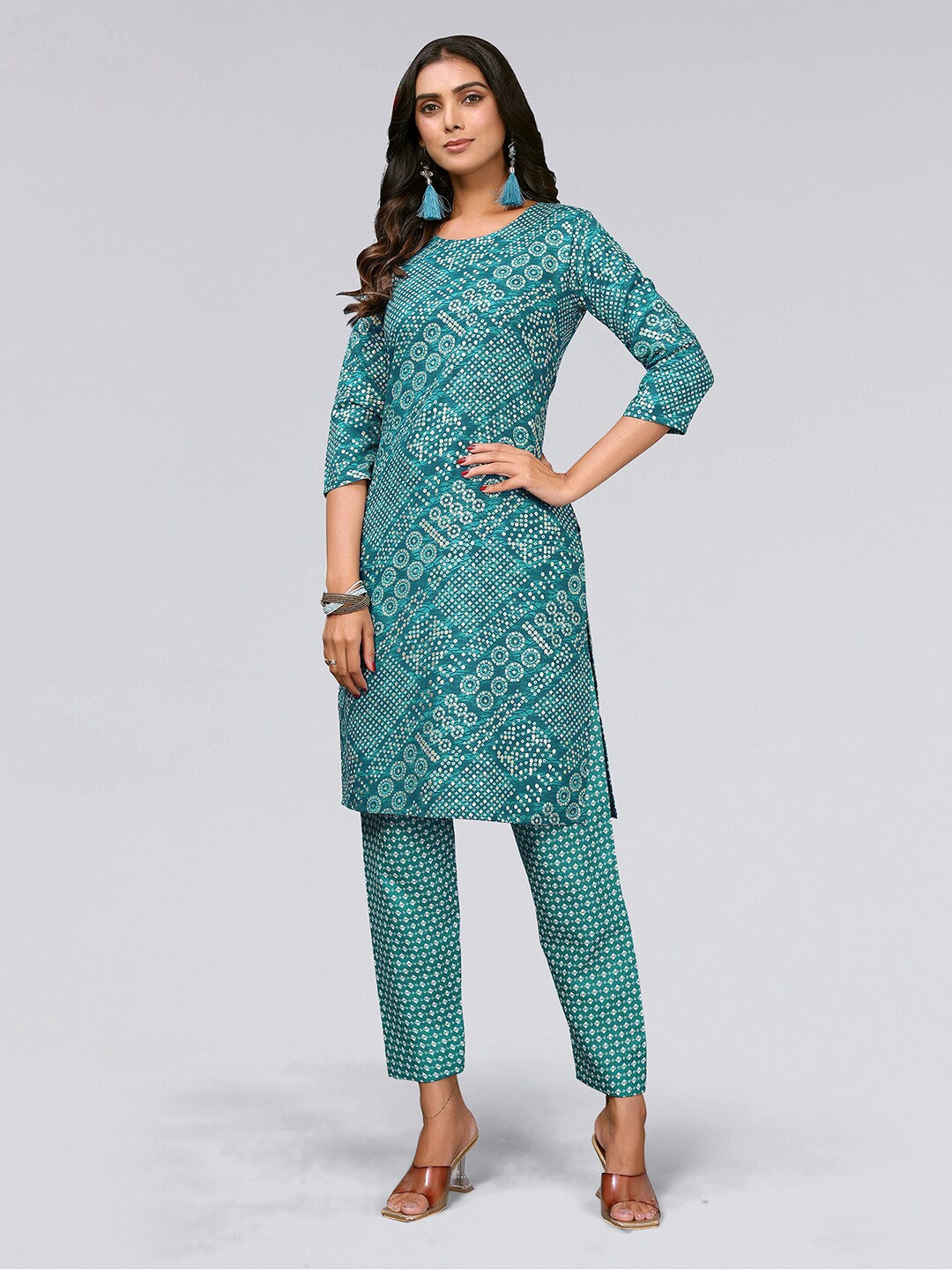 

KALINI Bandhani Printed Regular Kurta With Trousers, Green