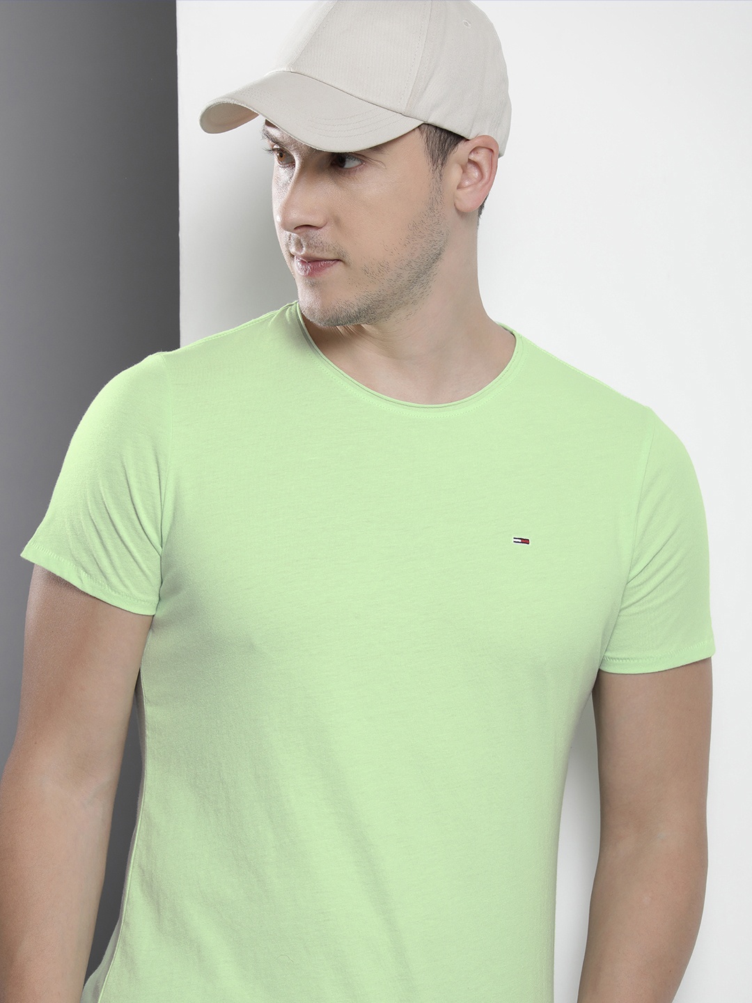 

Tommy Hilfiger Solid Slim Fit T-shirt, Green
