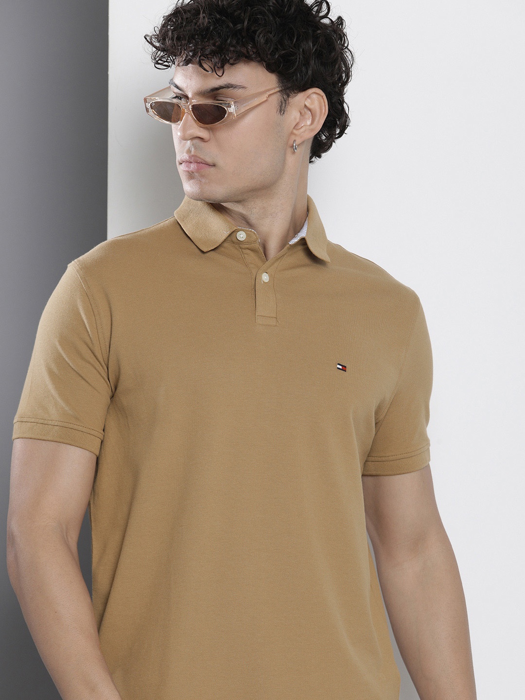 

Tommy Hilfiger Solid Polo Collar Casual T-shirt, Brown