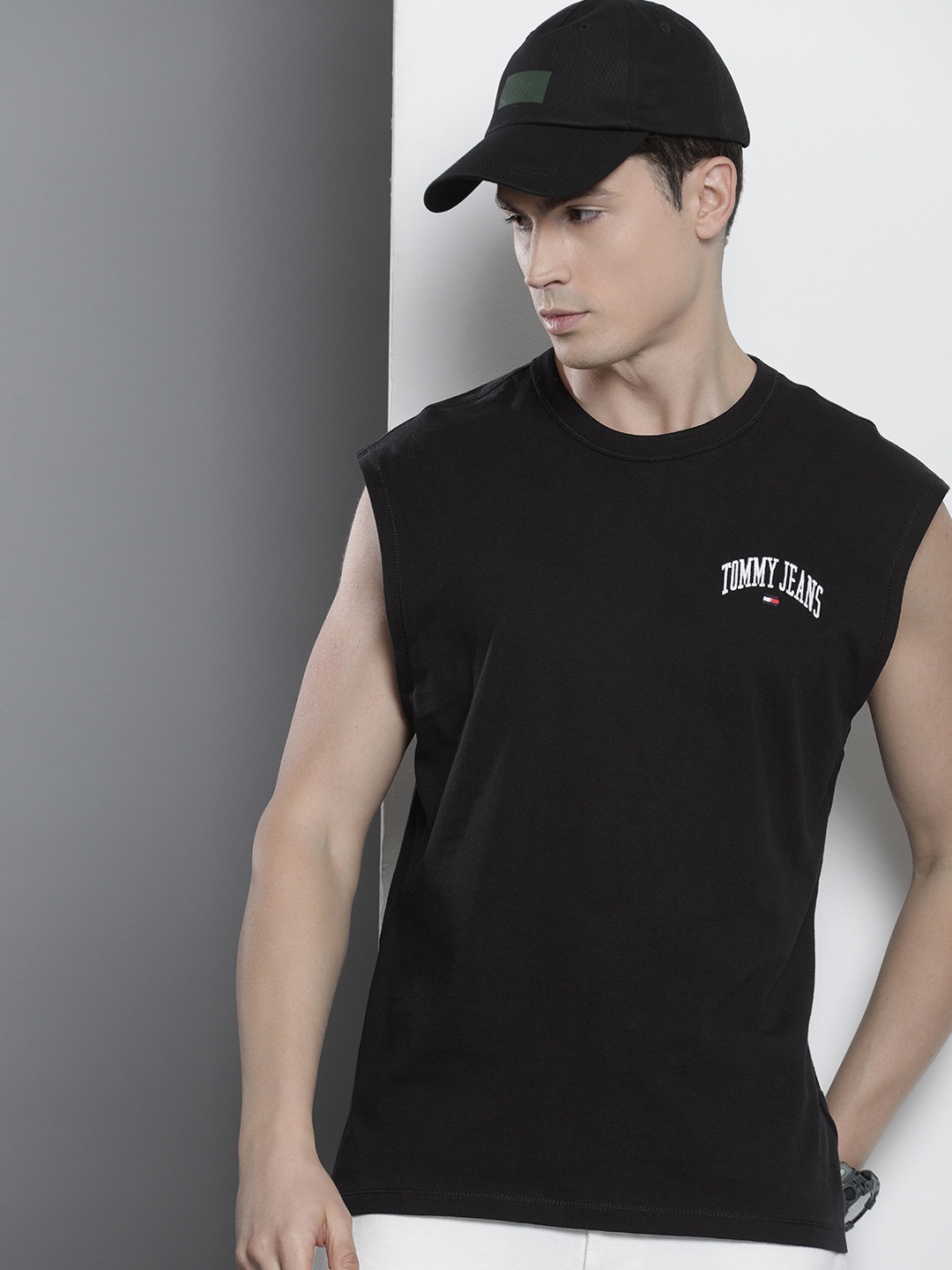 

Tommy Hilfiger Brand Logo Embroidered Pure Cotton T-shirt, Black