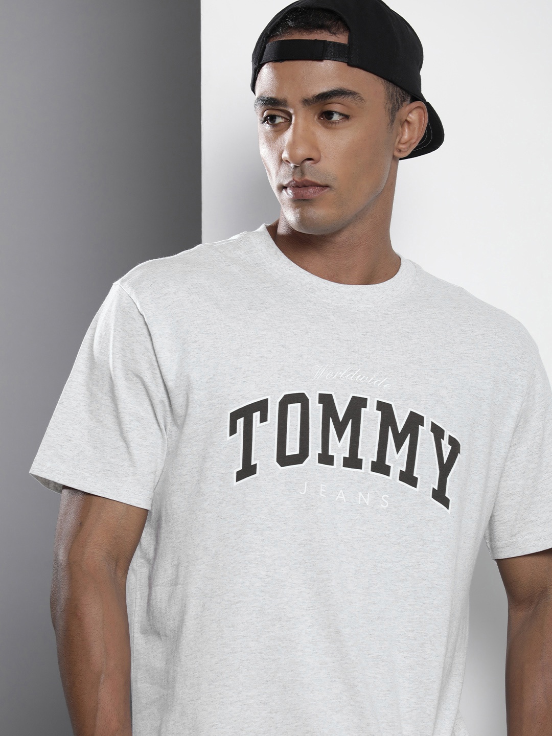 

Tommy Hilfiger Men Brand Logo Printed T-shirt, Grey melange