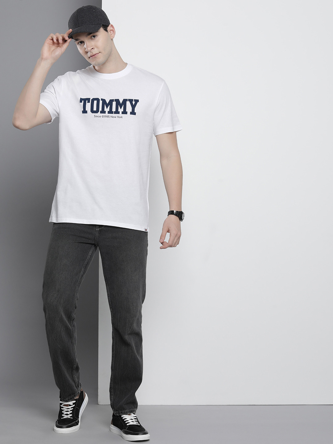 

Tommy Hilfiger Brand Logo Printed Pure Cotton T-shirt, White
