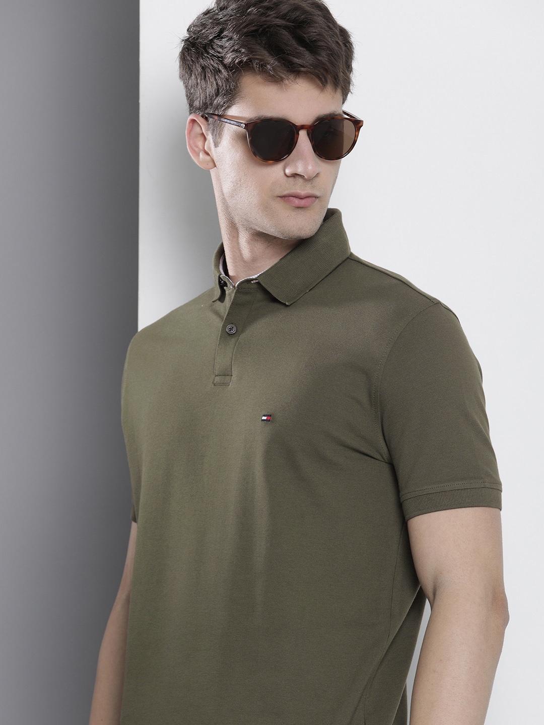 

Tommy Hilfiger Solid Polo Collar Casual T-shirt, Olive