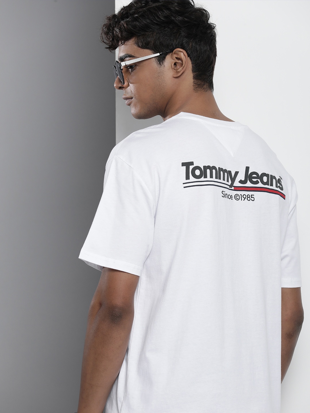 

Tommy Hilfiger Men Brand Logo Printed Pure Cotton T-shirt, White