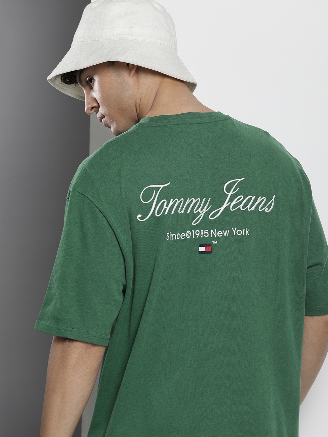 

Tommy Hilfiger Brand Logo Drop-Shoulder Sleeves Pure Cotton Oversized T-shirt, Green
