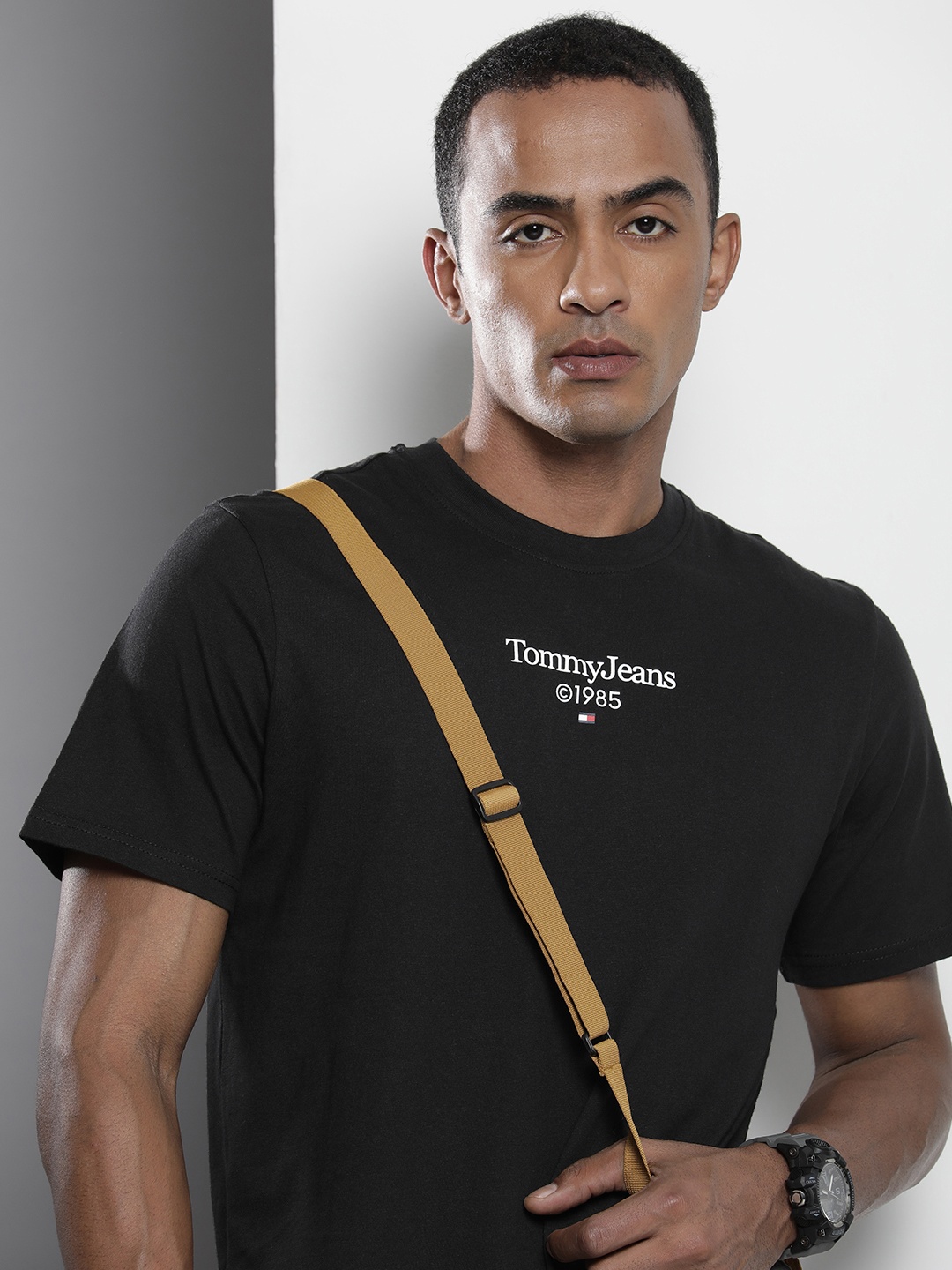 

Tommy Hilfiger Brand Logo Printed Pure Cotton Slim Fit T-shirt, Black