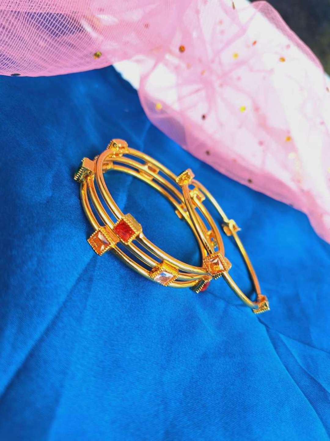 

Crunchy Fashion Set Of 4 Gold Plated Bangle