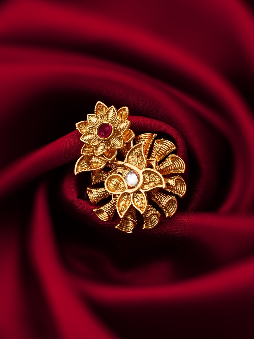 

aadita Gold Plated Kundan Studded Adjustable Ring