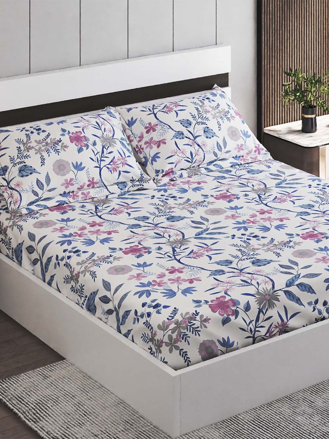 

Home Centre White & Blue Printed Cotton 150 TC King Bedsheet With 2 Pillow Covers