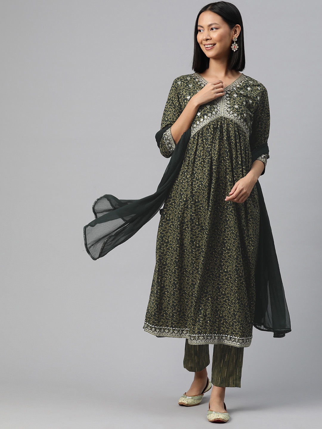 

Readiprint Fashions Floral Printed Empire Zari Pure Cotton Kurta with Trousers & Dupatta, Green