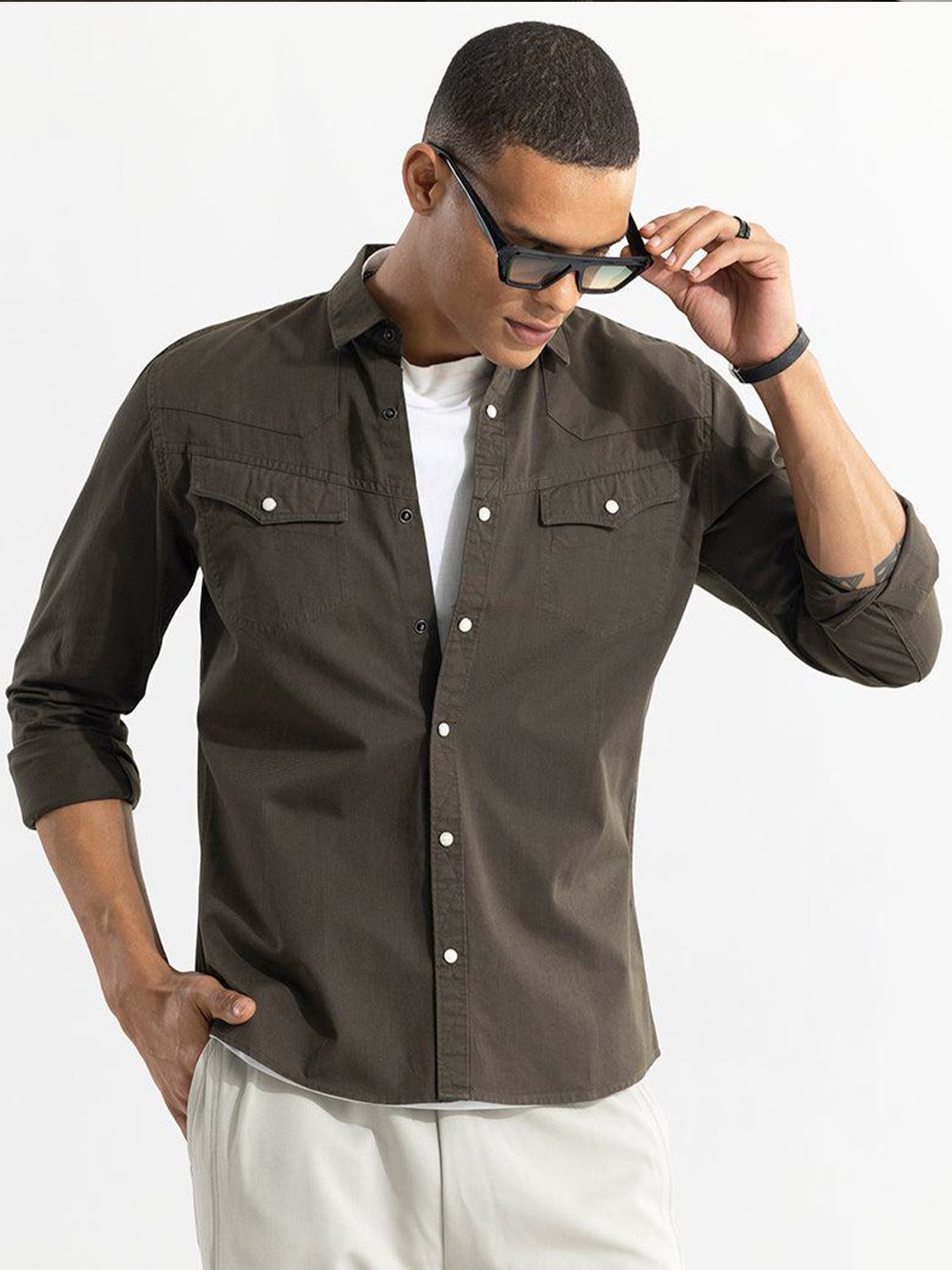 

Snitch Olive Green Classic Slim Fit Pure Cotton Casual Shirt