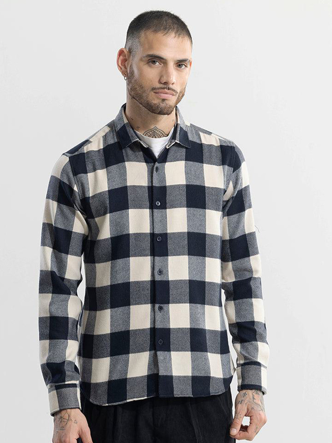 

Snitch Navy Blue Classic Slim Fit Buffalo Checks Pure Cotton Casual Shirt