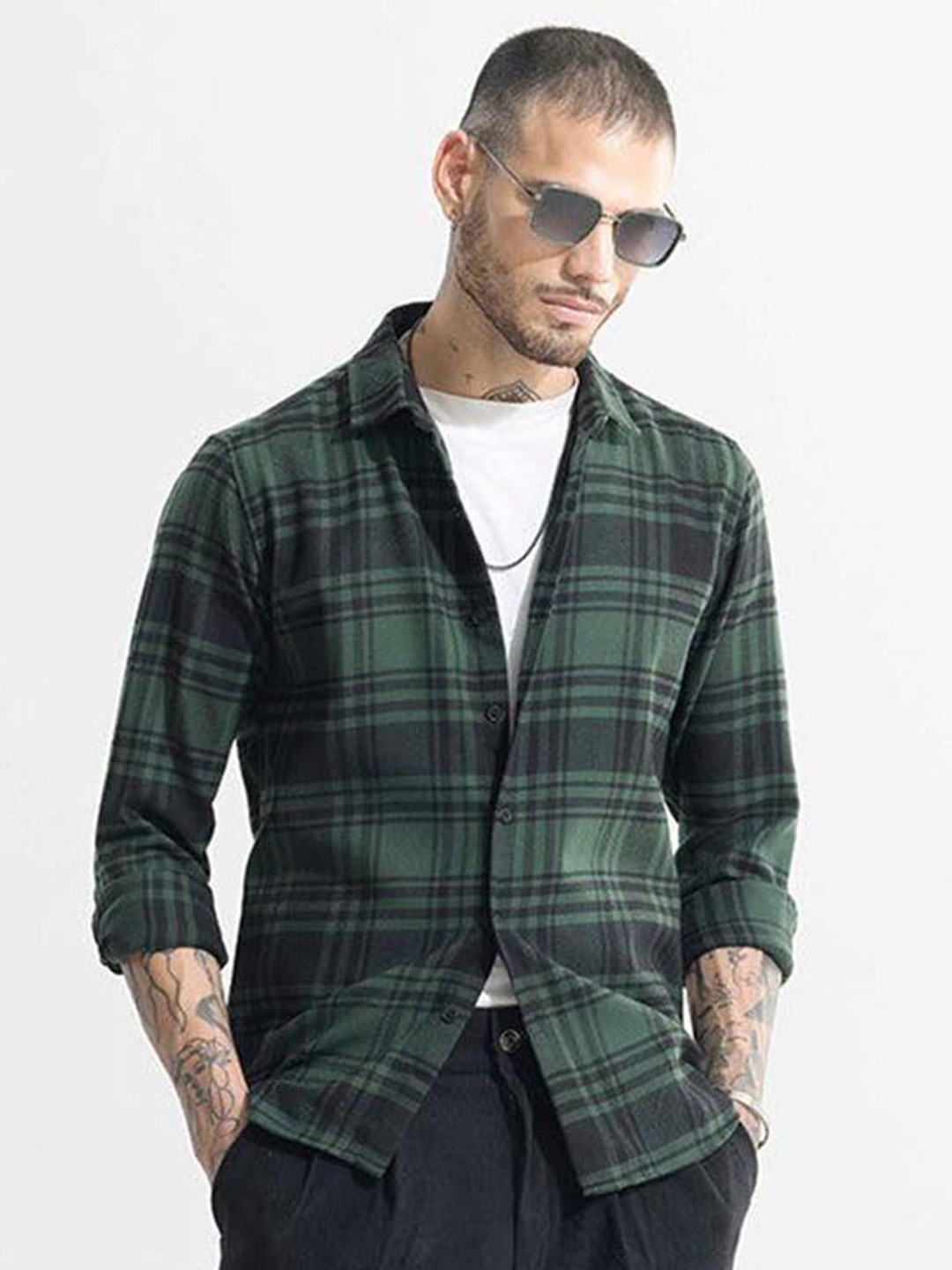 

Snitch Green Classic Slim Fit Checked Pure Cotton Casual Shirt