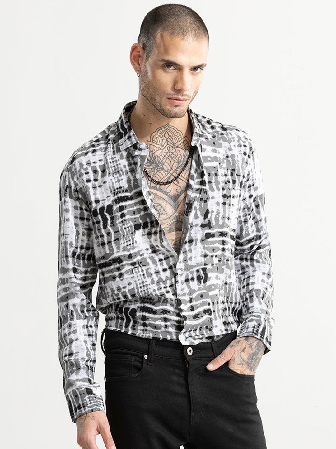 

Snitch Grey Classic Slim Fit Abstract Printed Casual Shirt