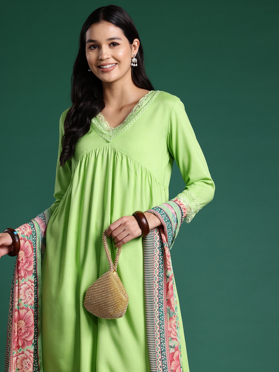 

Sangria Lace Inserts Empire Kurta with Trousers & Dupatta, Green