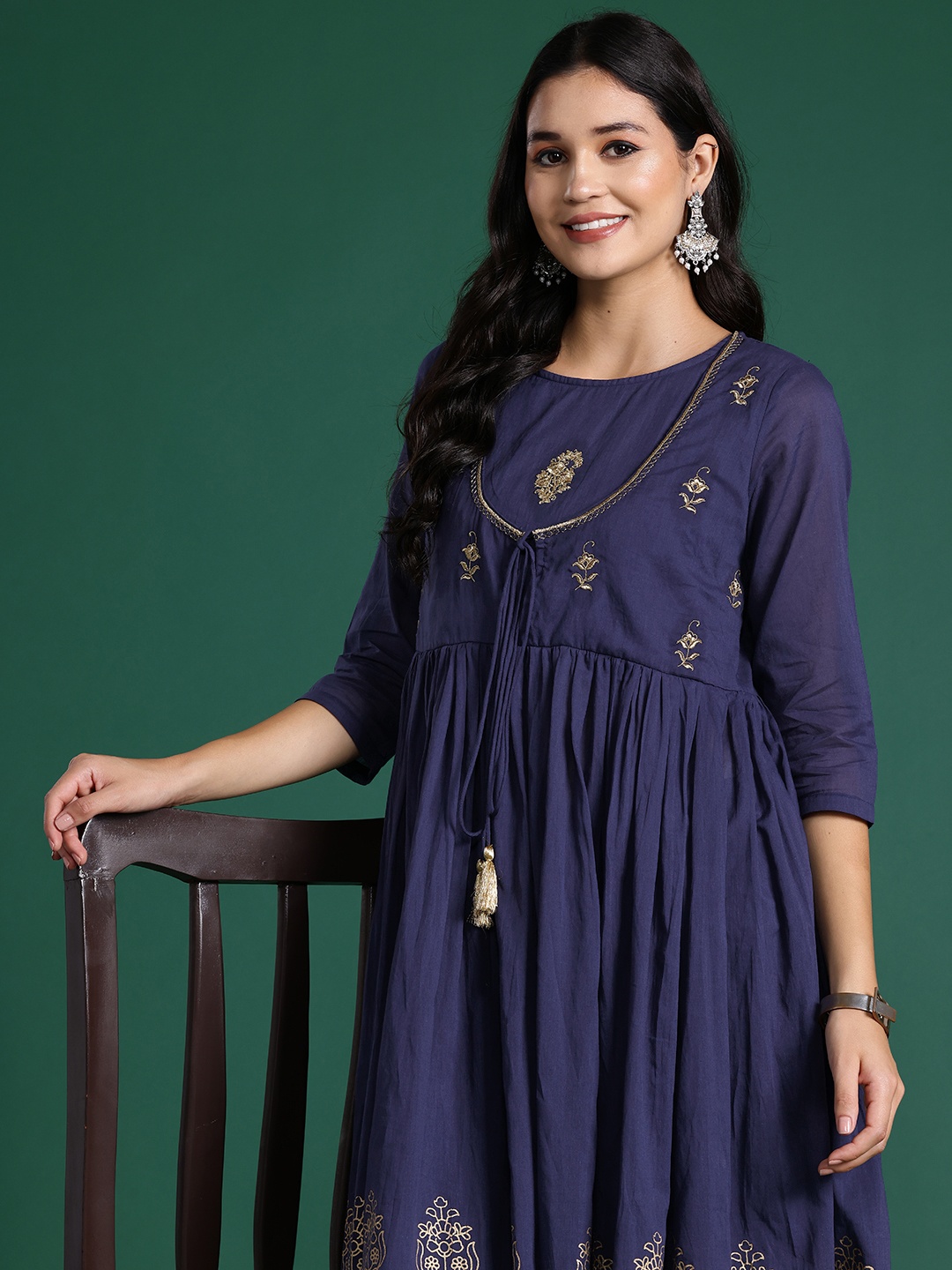 

Sangria Printed Pleated Thread Work Pure Cotton Kurta with Trousers, Navy blue