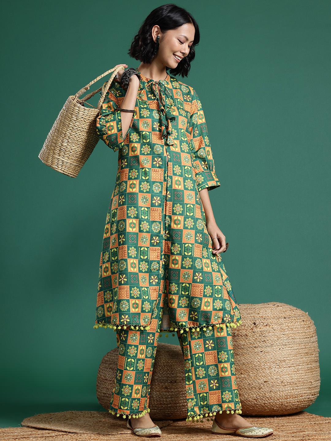 

Sangria Ethnic Motifs Printed High Slit Kurta with Palazzos, Green
