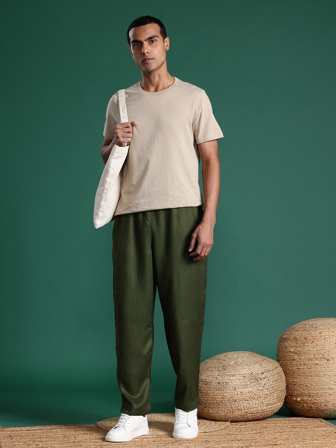 

Sangria Men Regular Fit Trousers, Green